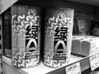 “铅超标”螺旋藻多处下架 企业:引用标准有误.jpg