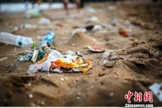 温州最美海岛变“垃圾场” 官方称将增设垃圾桶-财经频道.jpg