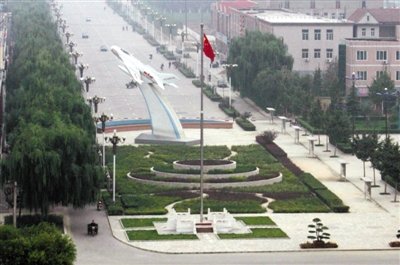 多地政府大楼流行摆“转运石” 石狮子成群结队-新华网