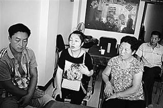 陕贩婴医生承认曾卖双胞胎 警方称其已涉案26起-新华网.jpg