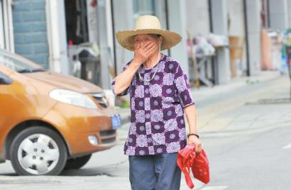 四川“常回家看看”首案遭遇执行难 审结一月长子未登门