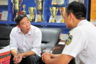 警界政委退休变“神医” 被揭穿 大骂王林牵连我.jpg