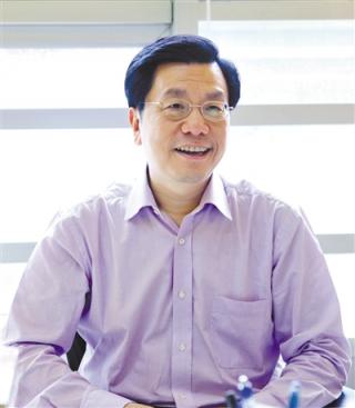 李开复病中和工友视频告别 称要早日回归.jpg